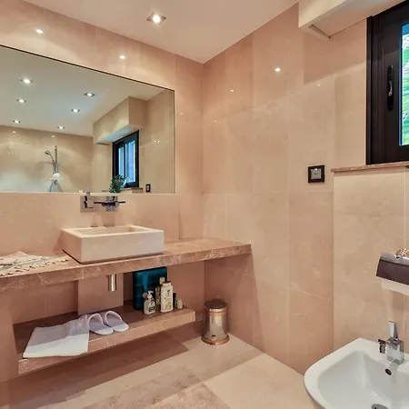 Luxusvilla Coralina Mit Eigenem Zugang Zum Meer, Pool, Eigener Hauswart * Saint-Raphael (Var)