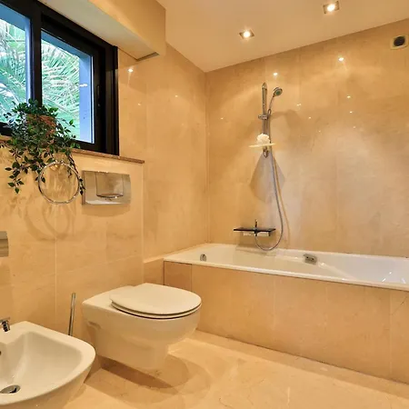펜션 Luxus Corallina - Direkt Am Mit Pool Und Jacuzzi By Riviera Homelife Saint-Raphaël