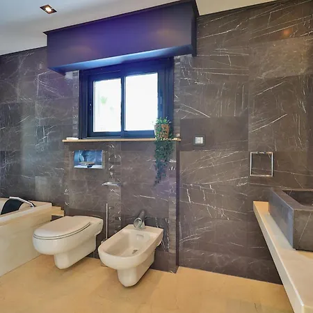 Дом отдыха Luxus Corallina - Direkt Am Mit Pool Und Jacuzzi By Riviera Homelife