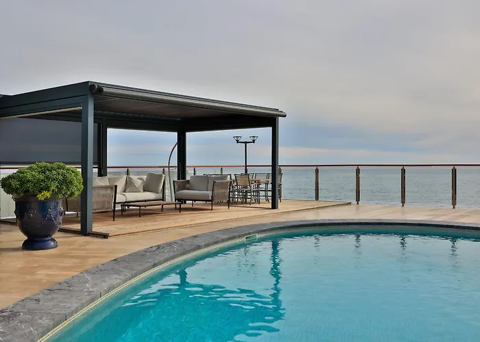 Ferienhaus Luxus Corallina - Direkt Am Mit Pool Und Jacuzzi By Riviera Homelife