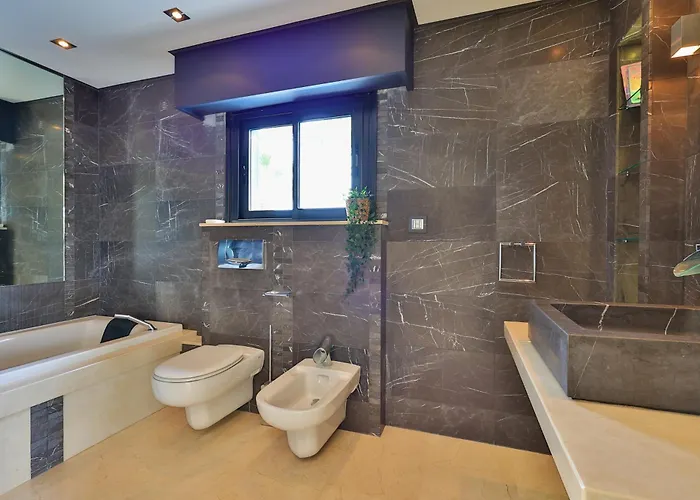 Ferienhaus Luxus Corallina - Direkt Am Mit Pool Und Jacuzzi By Riviera Homelife