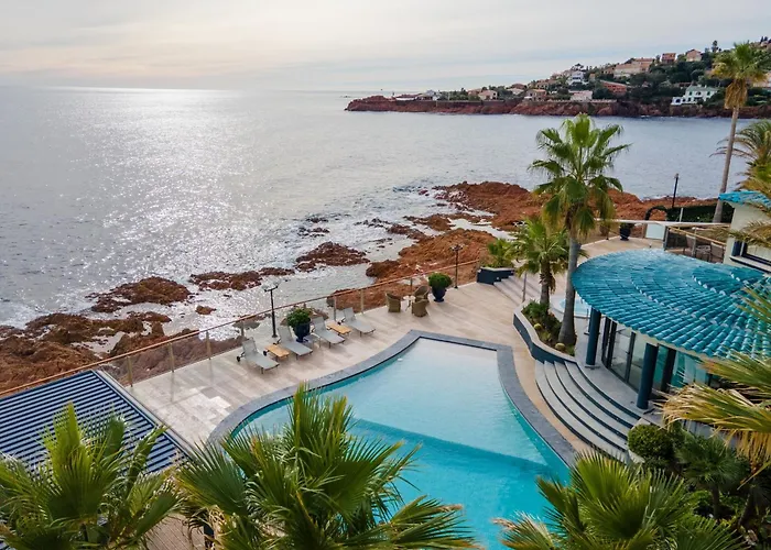 Ferienhaus Luxus Corallina - Direkt Am Mit Pool Und Jacuzzi By Riviera Homelife Saint-Raphaël